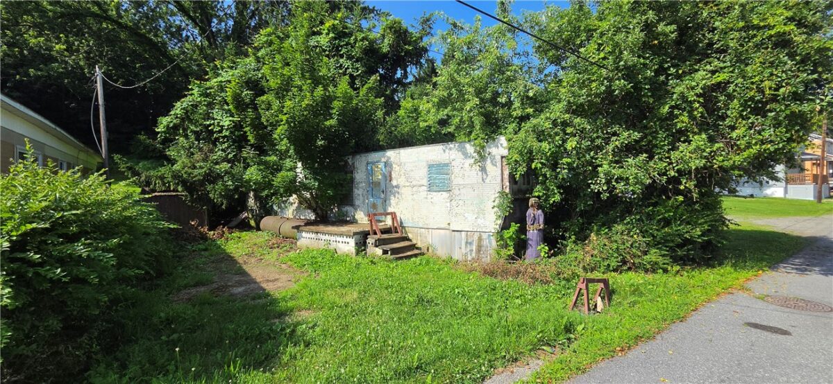139 Somerset Ave — photo 1