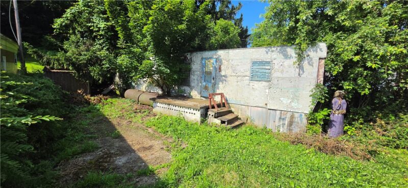 139 Somerset Ave — photo 2