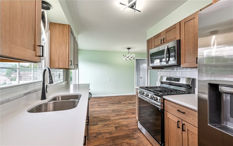 151 Walnut St — photo 8