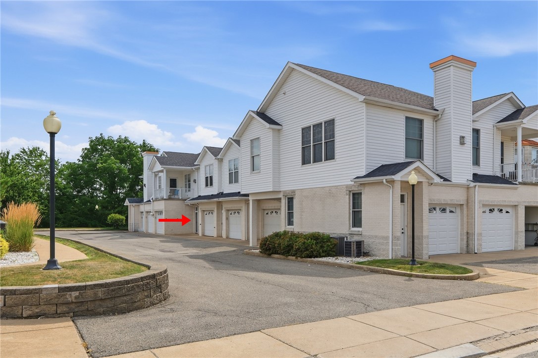 246 Adams Pointe Blvd 5 — photo 1