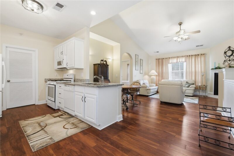 246 Adams Pointe Blvd 5 — photo 3