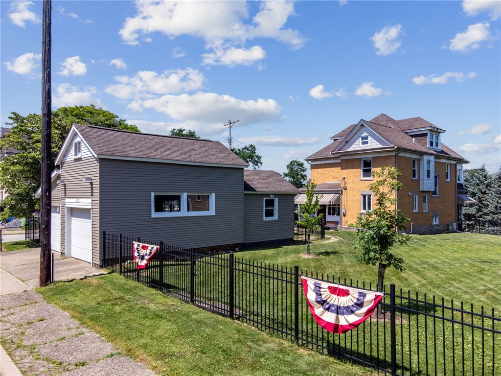 400 Carothers Ave — photo 1