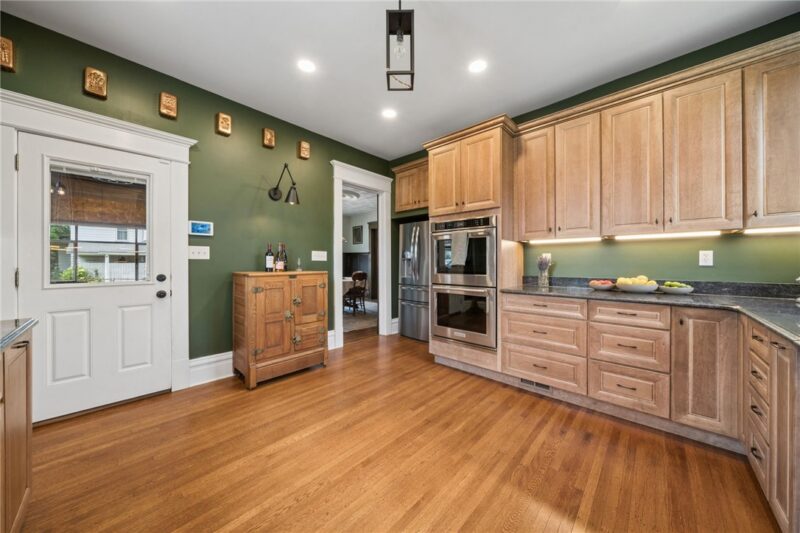400 Carothers Ave — photo 3