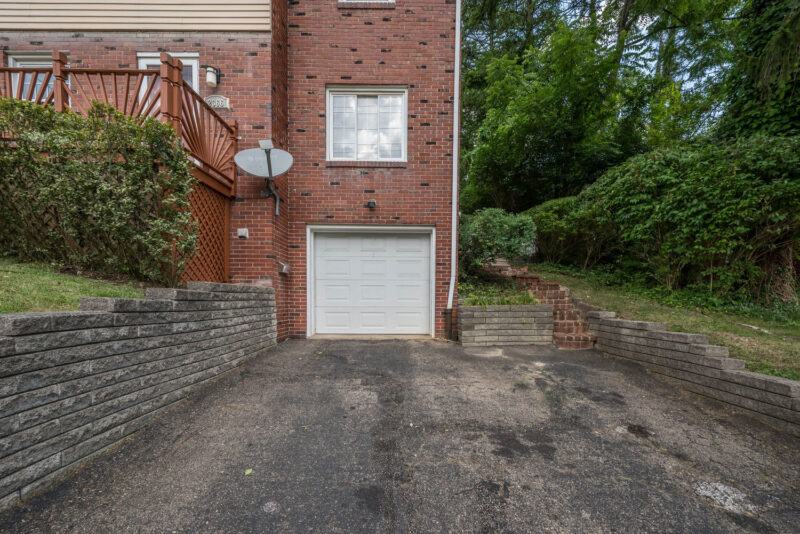 2366 Potomac AVENUE — photo 5