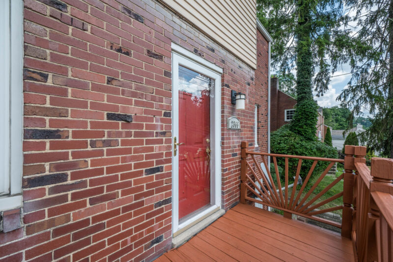2366 Potomac AVENUE — photo 6