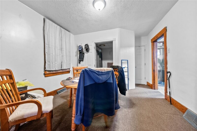 2208 Duss Avenue — photo 7