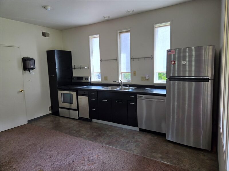 108 S Market St — photo 7