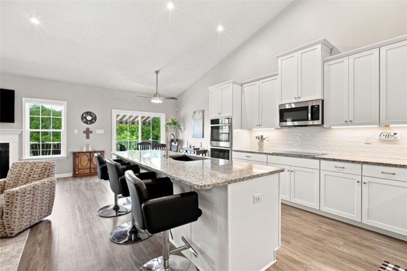110 GREYSTONE DRIVE — photo 5