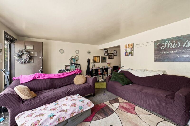 852 Killarney Dr — photo 4