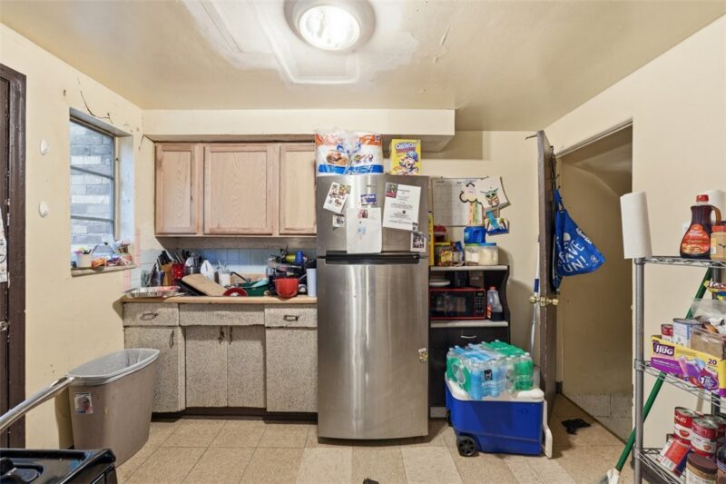 852 Killarney Dr — photo 6