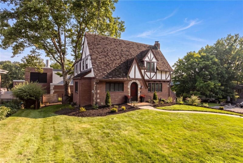 2 Glenvue Dr — photo 2