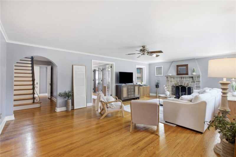 2 Glenvue Dr — photo 3