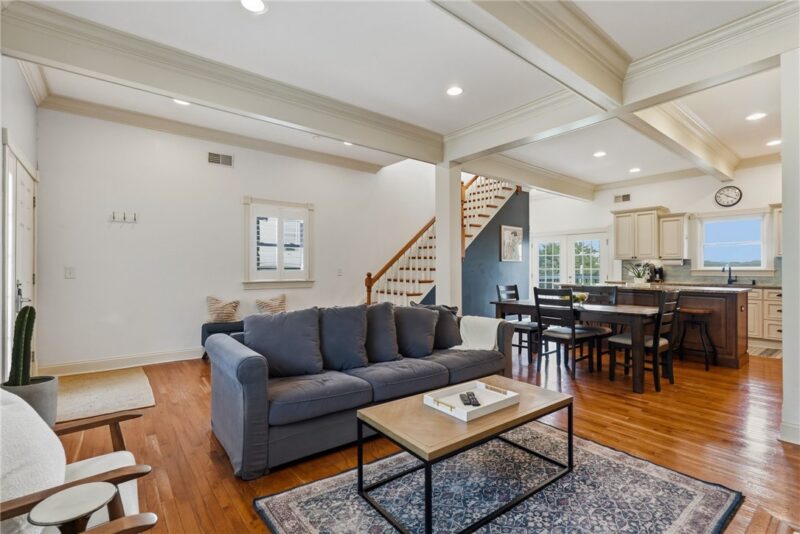 2407 Burham St — photo 2