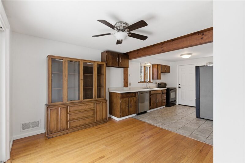 618 Arbor Ln — photo 8