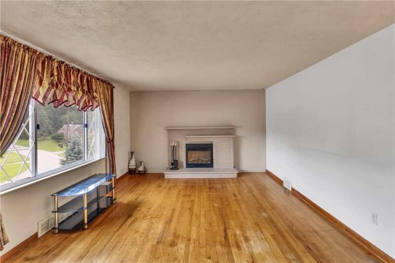 421 Orchard Dr — photo 5