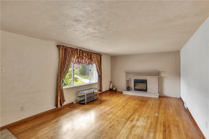 421 Orchard Dr — photo 6