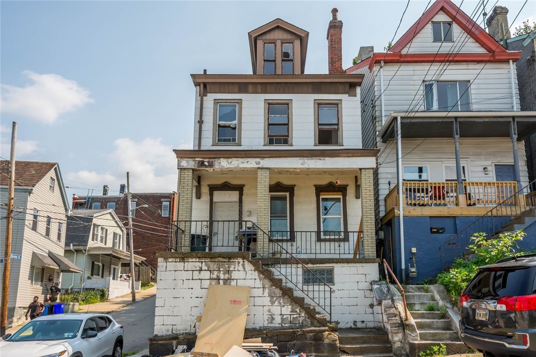2332 Eccles St — photo 1
