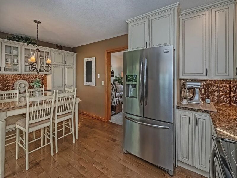 638 Knoll LANE — photo 4