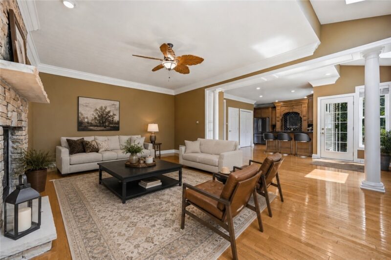202 W Vanderbilt DRIVE — photo 2