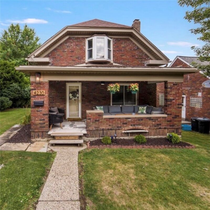 4230 Tuxey Ave