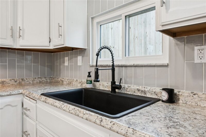 408 Chestnut St — photo 3