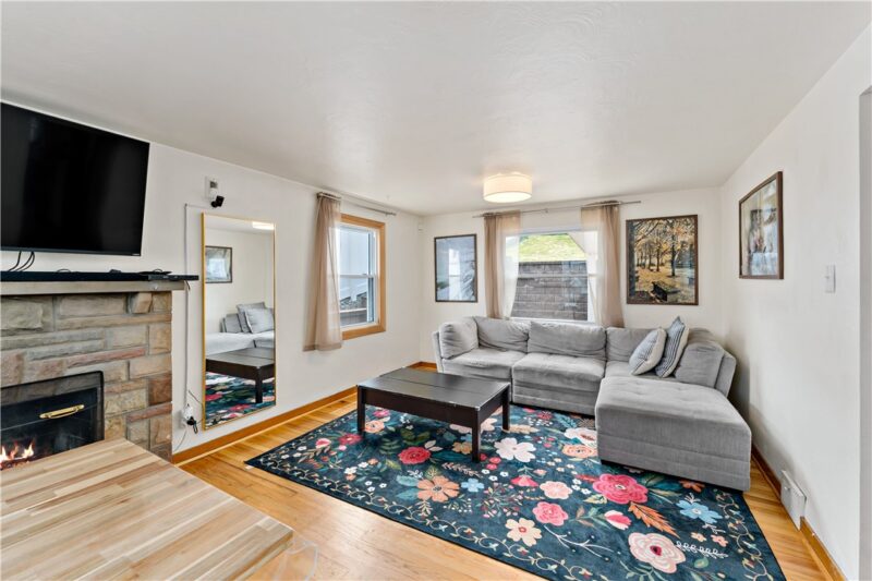 1137 Merrick Ave — photo 8