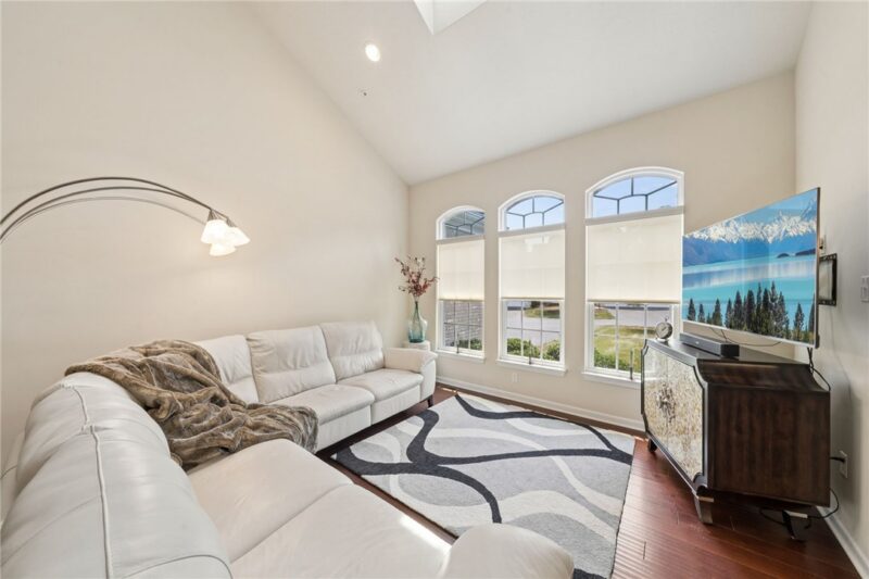 1401 Cambridge Drive — photo 6