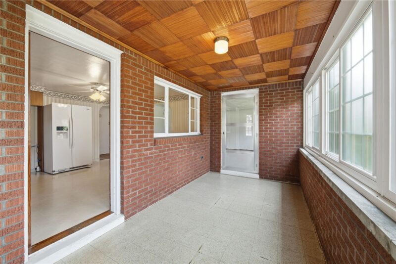 211 East Ave — photo 6
