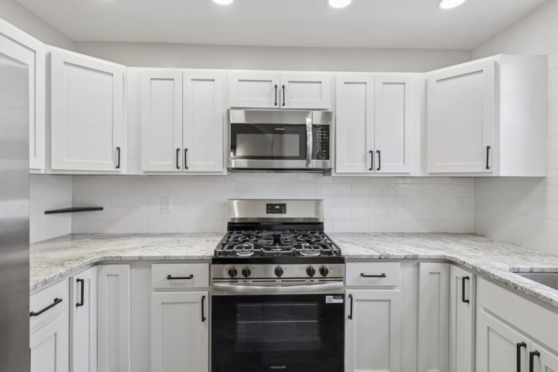 241 Charles AVENUE — photo 4