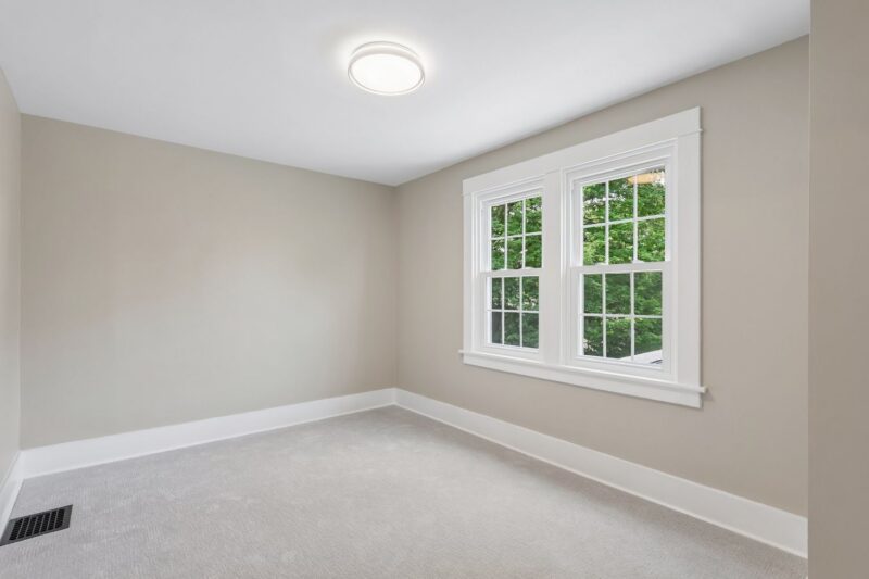 241 Charles AVENUE — photo 5