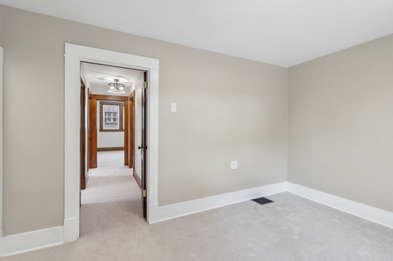 241 Charles AVENUE — photo 6