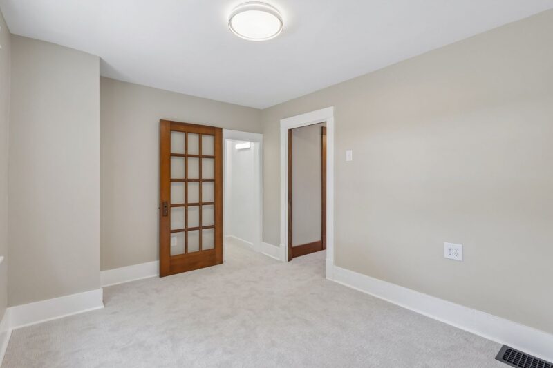 241 Charles AVENUE — photo 7