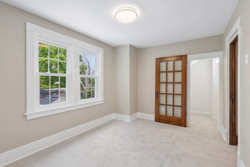 241 Charles AVENUE — photo 8