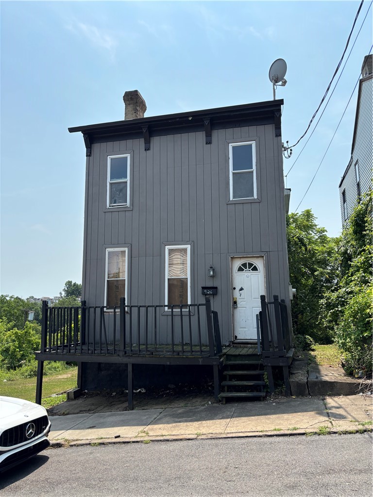 926 Eureka Street — photo 1