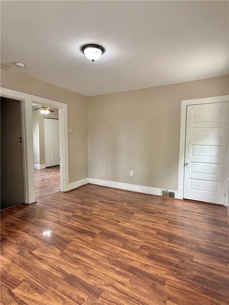301 RUN STREET — photo 6