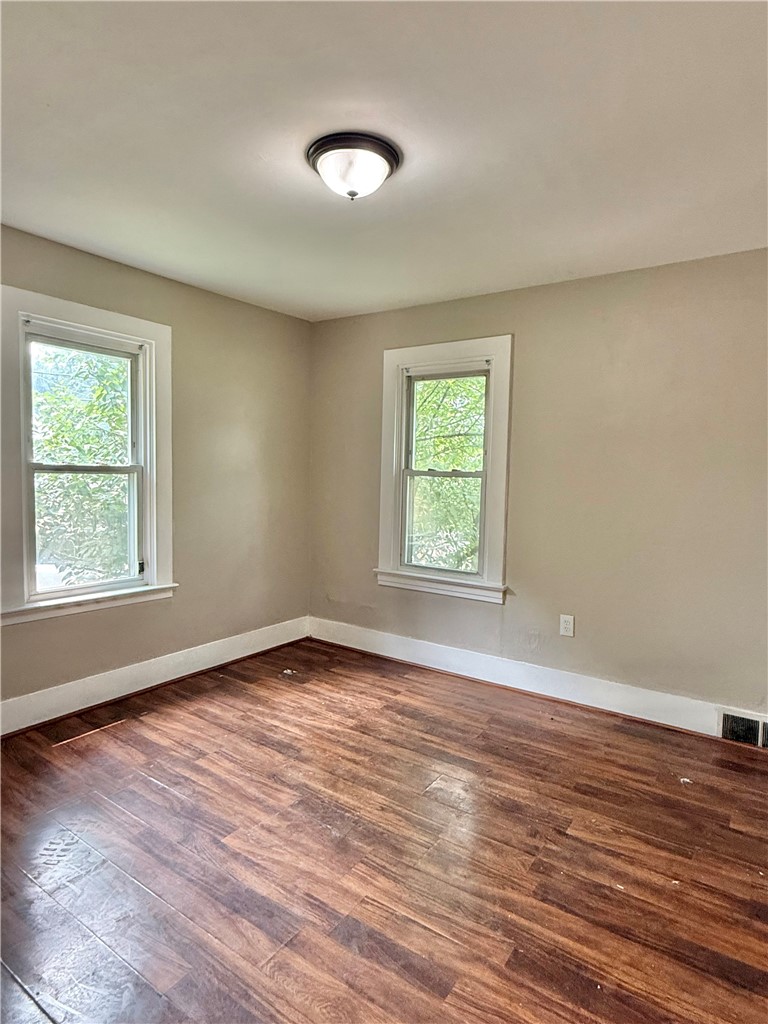 301 RUN STREET — photo 7