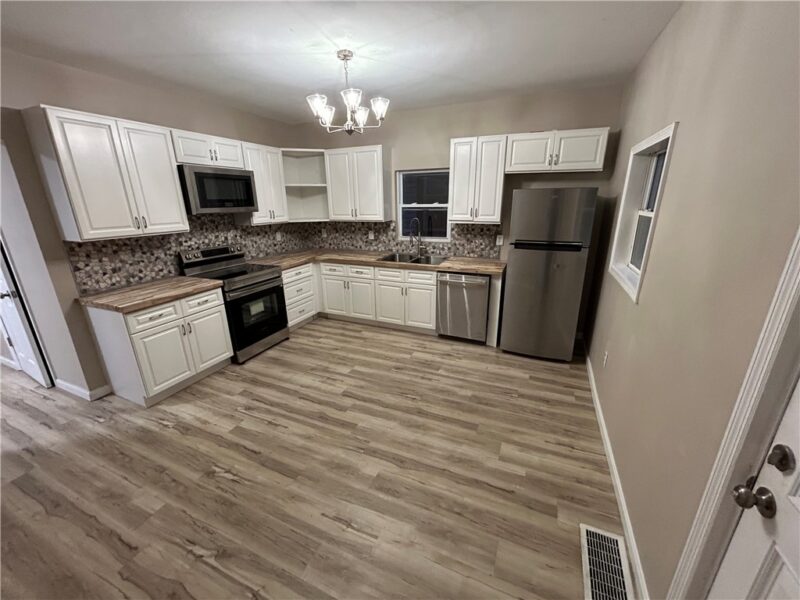 1150 Arch St — photo 2
