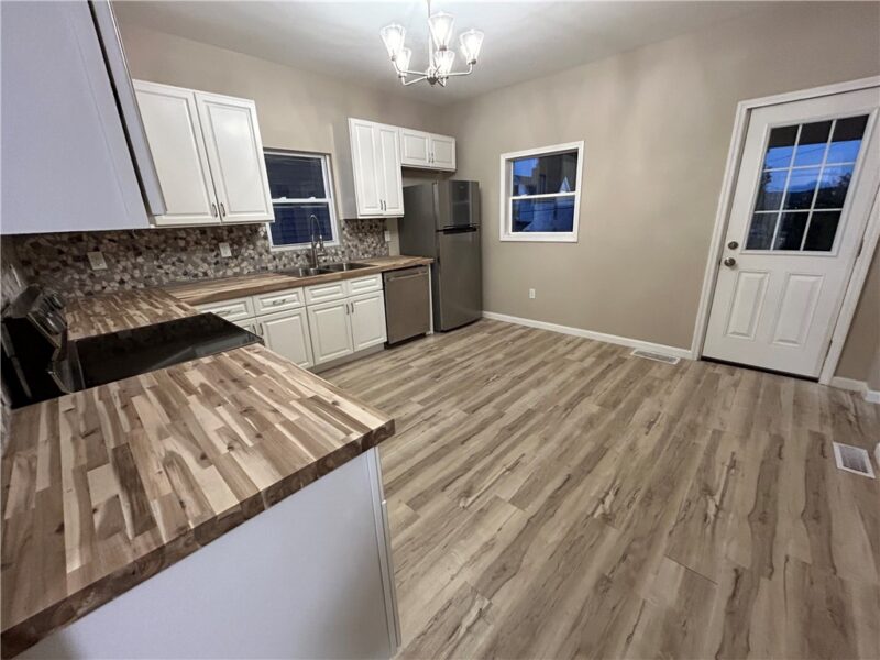 1150 Arch St — photo 3