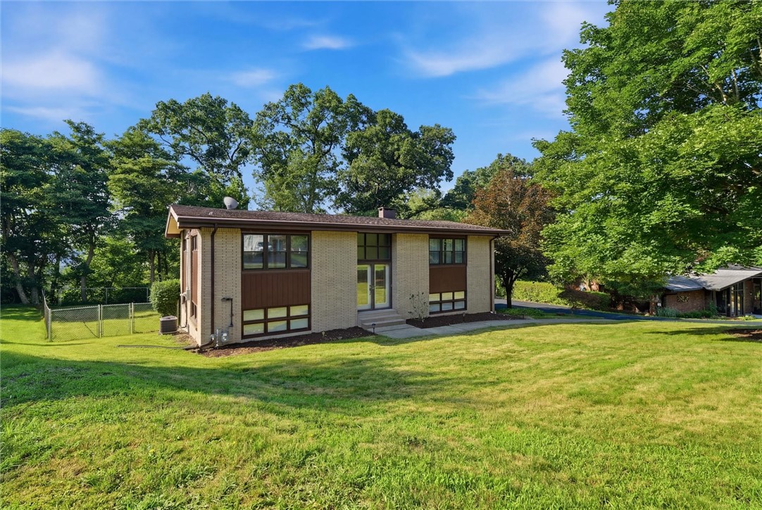 1718 Mountainview Dr — photo 1