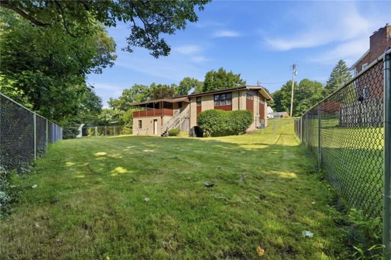 1718 Mountainview Dr — photo 2