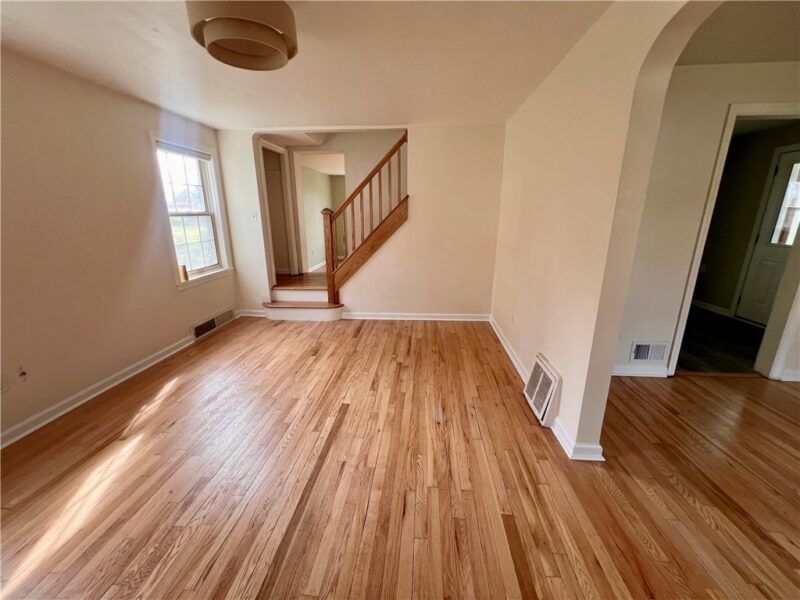 1532 Greencrest Dr — photo 4