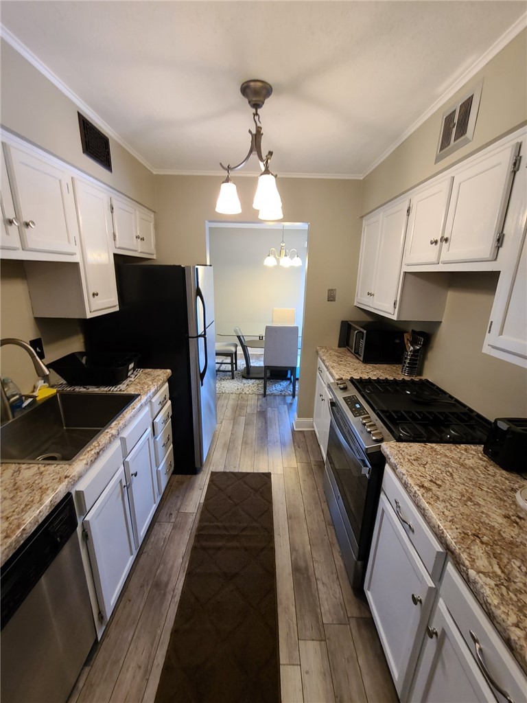 1335 Forest Green Dr — photo 5