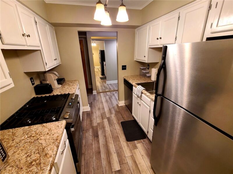 1335 Forest Green Dr — photo 6