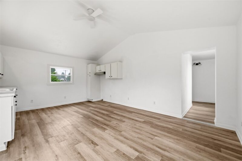 806 S Pike Rd — photo 3