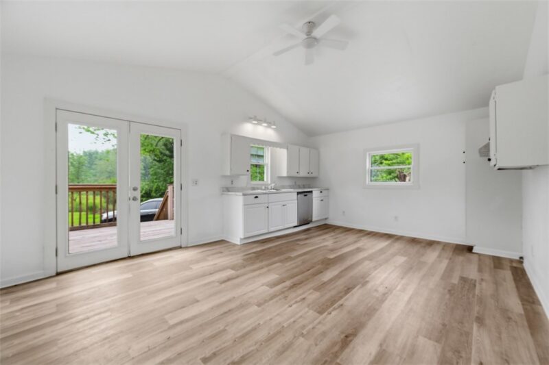 806 S Pike Rd — photo 4