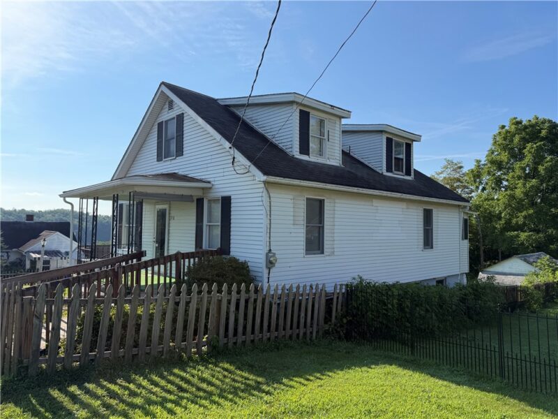710 Wellington Ave — photo 2