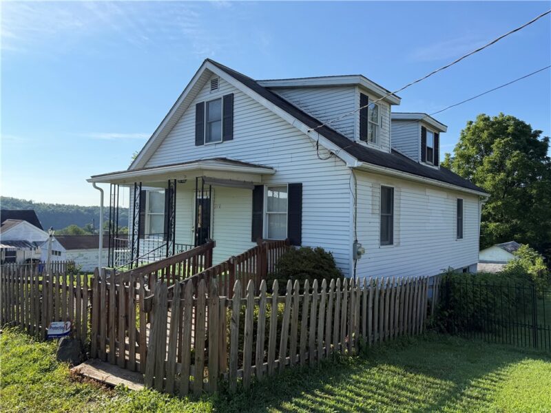 710 Wellington Ave — photo 3