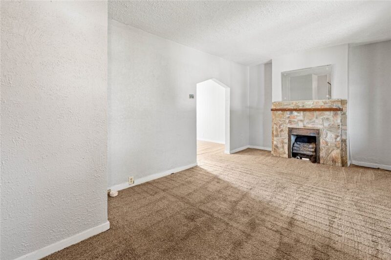 630 Margaret Street — photo 3