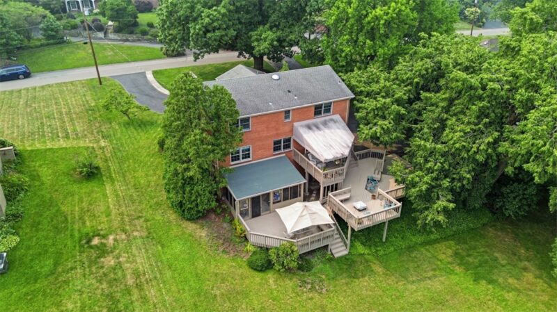2625 FAIRGREEN DRIVE — photo 2