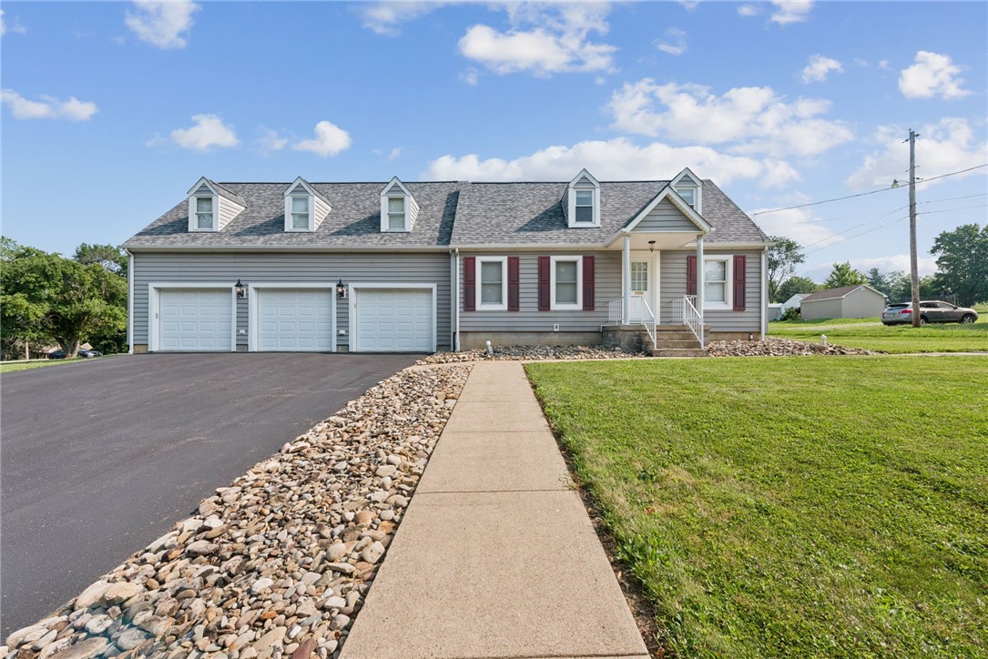 1676 E Laurel Circle — photo 1